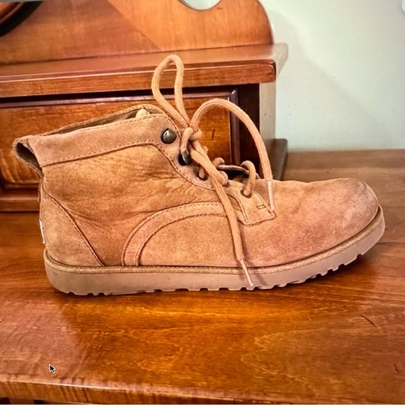 UGG Bethany  Light Brown Suede ankle boots women’s 7 winter lace up - Picture 3 of 8